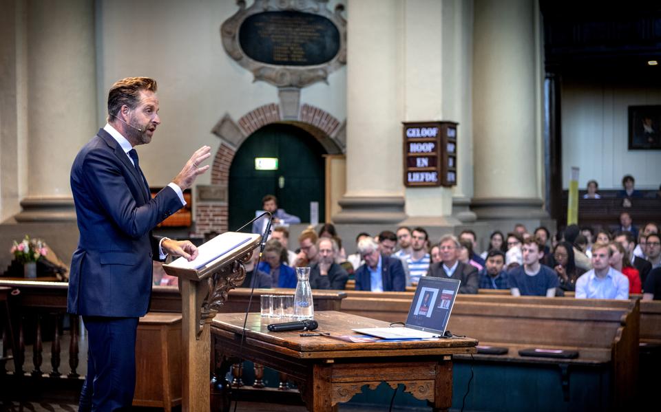 Tijdens de Planologielezing in Groningen verkondigde minister Hugo de Jonge dat er meer aandacht moet komen voor de regio.