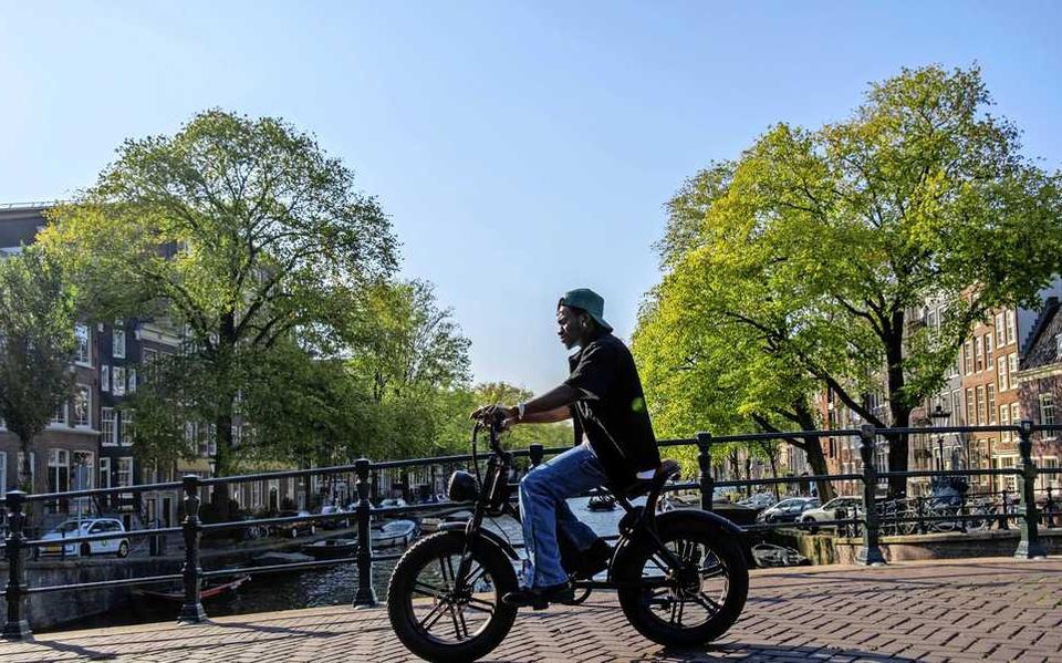 Er moeten regels komen voor alle e-bikes, niet alleen voor fatbikes, vindt Veilig Verkeer Nederland. Foto: ANP