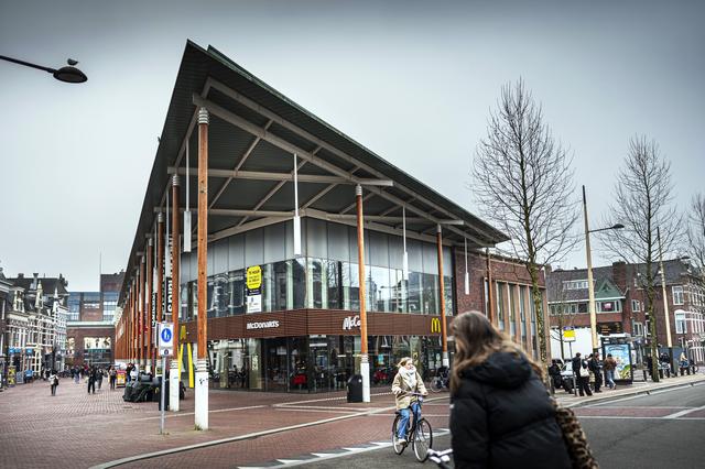 Waar blijft de stalling voor minstens duizend fietsen in winkelgebouw Westerhaven? ‘Het is stil gewo