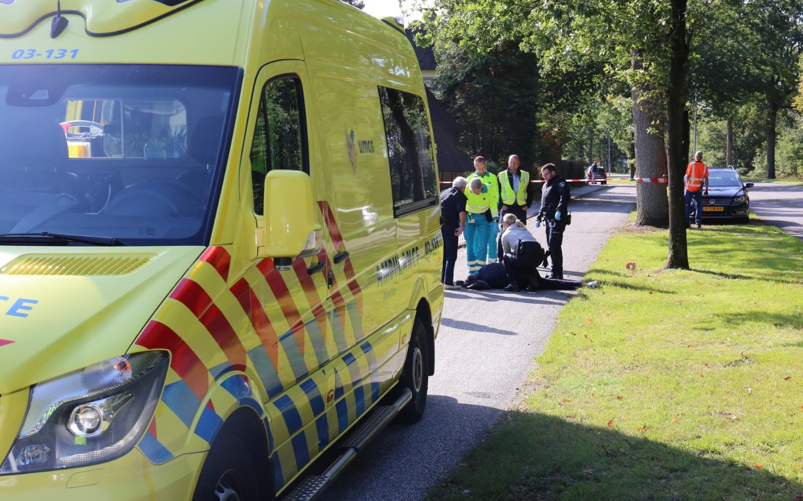 Fietsers botsen op elkaar in Klijndijk: vrouw gewond