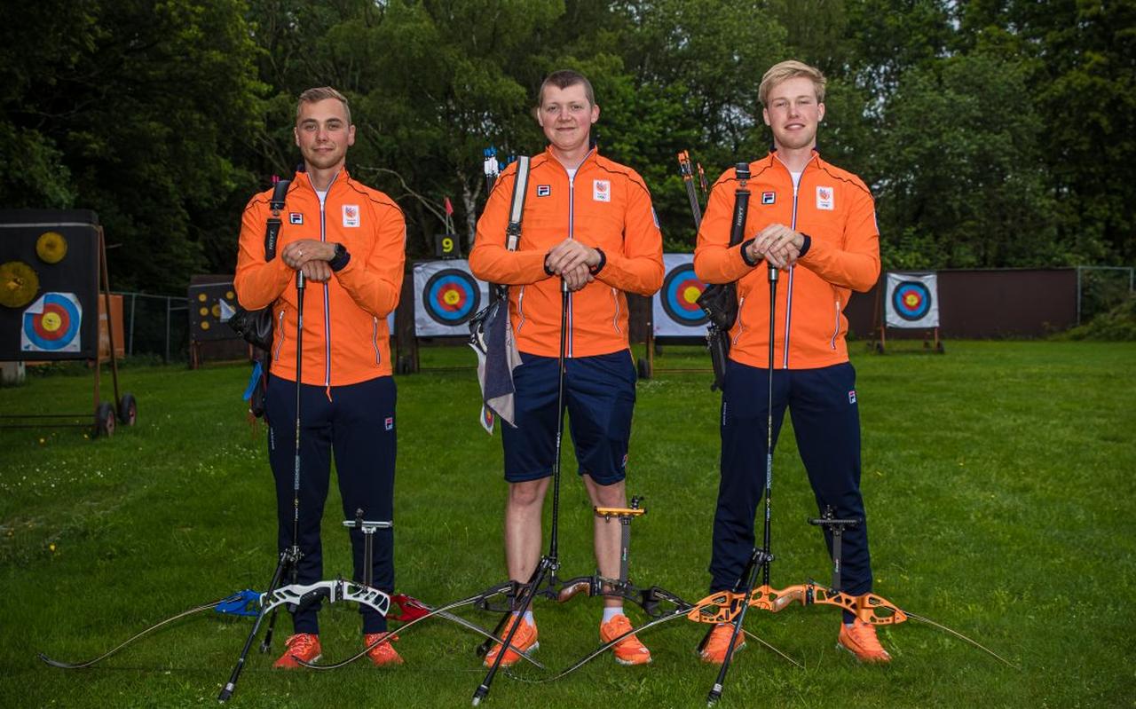 De handboogschutters Steve Wijler, Sjef van den Berg en Gijs Broeksma (vlnr) gaan naar de Olympische Spelen. De handboogschutters Steve Wijler, Sjef van den Berg en Gijs Broeksma (vlnr) gaan naar de Olympische Spelen.