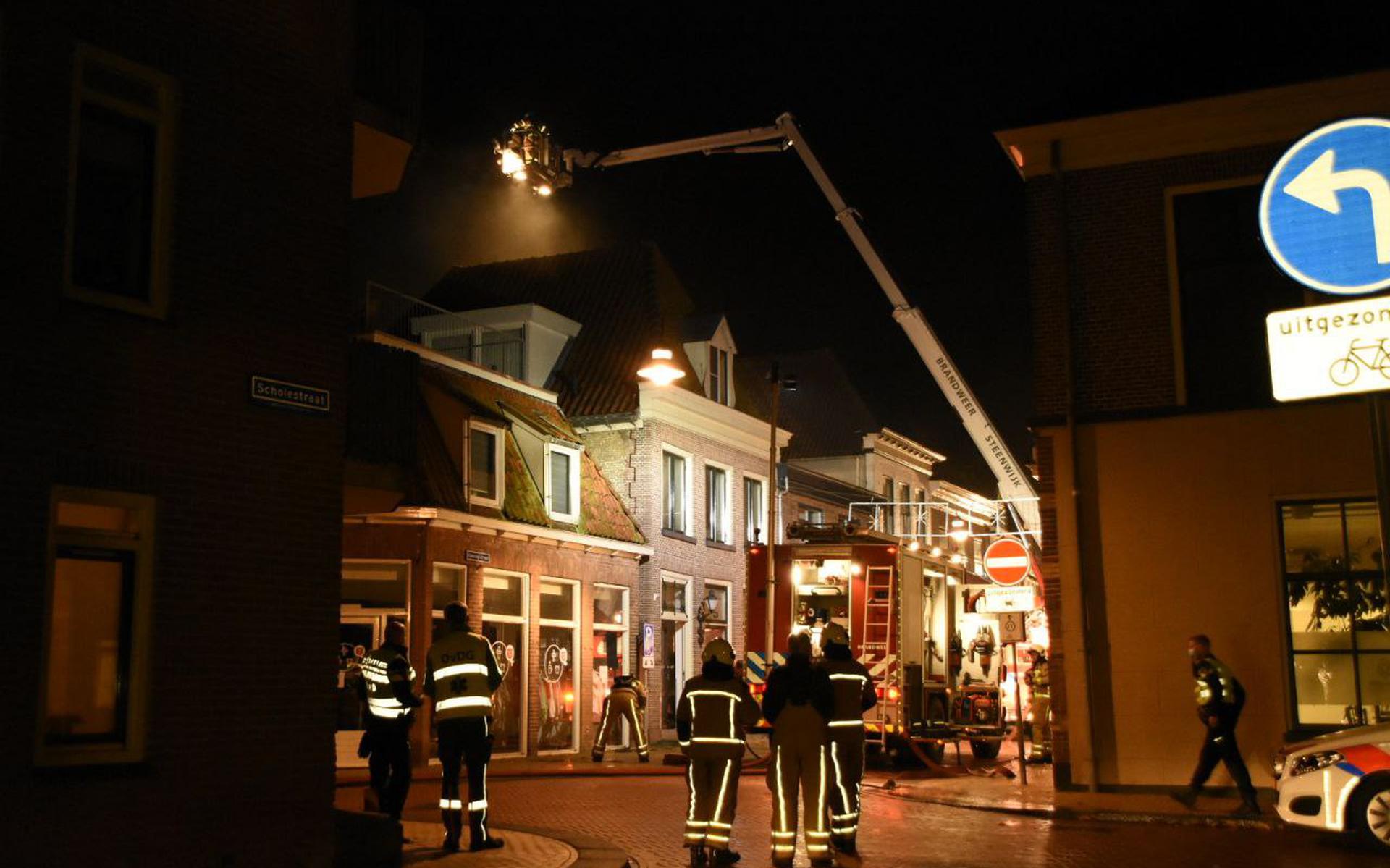 monster bijkeuken Toepassing Brandweer heeft grote brand in centrum van Steenwijk onder controle -  Dagblad van het Noorden