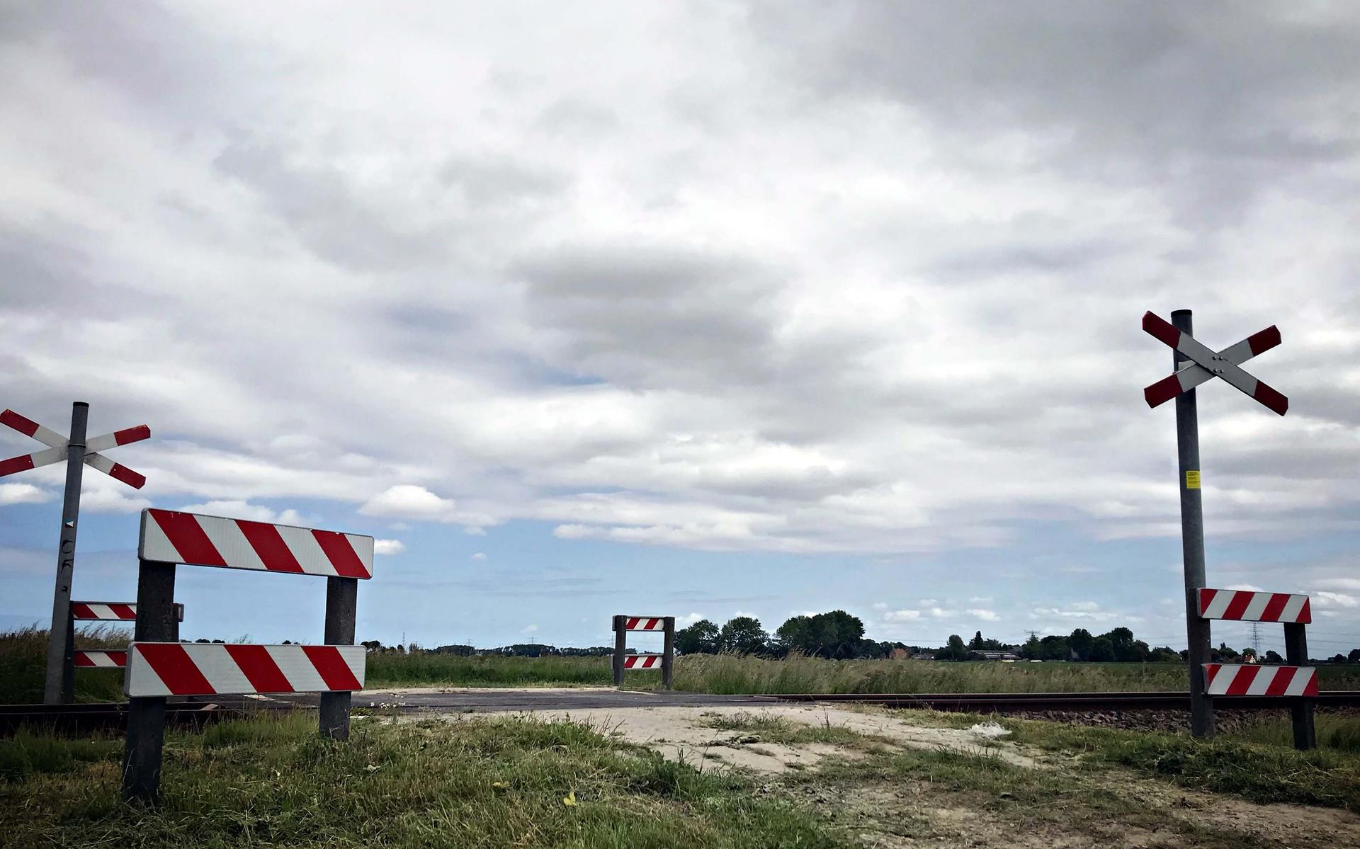 Broeden op spoorwegovergang Gerichtsweg: 'ProRail mag niet overal mee wegkomen' - Dagblad van het No