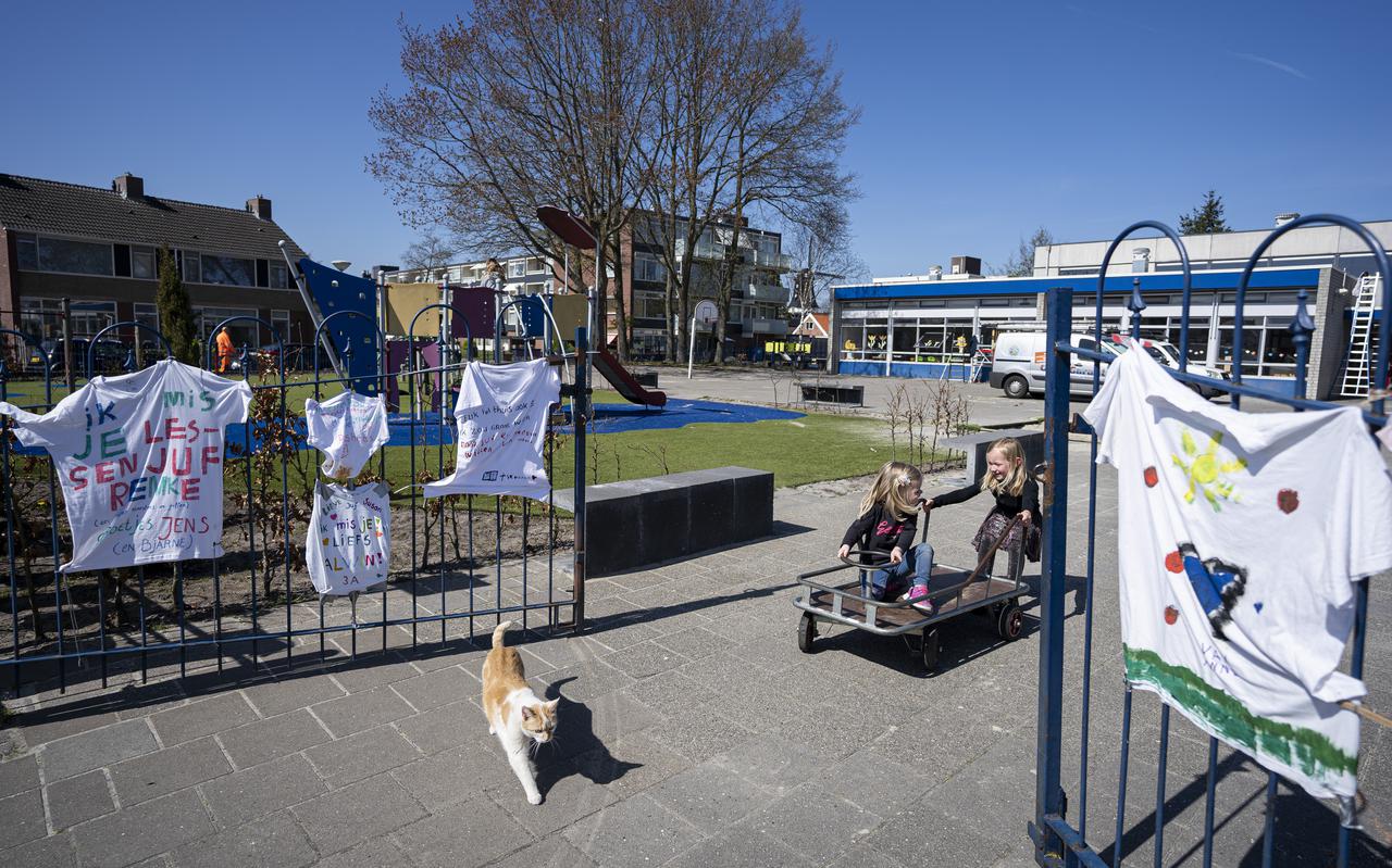 De leerlingen van de St. Vitusschool in Winschoten willen graag zo snel mogelijk weer gewoon naar school.