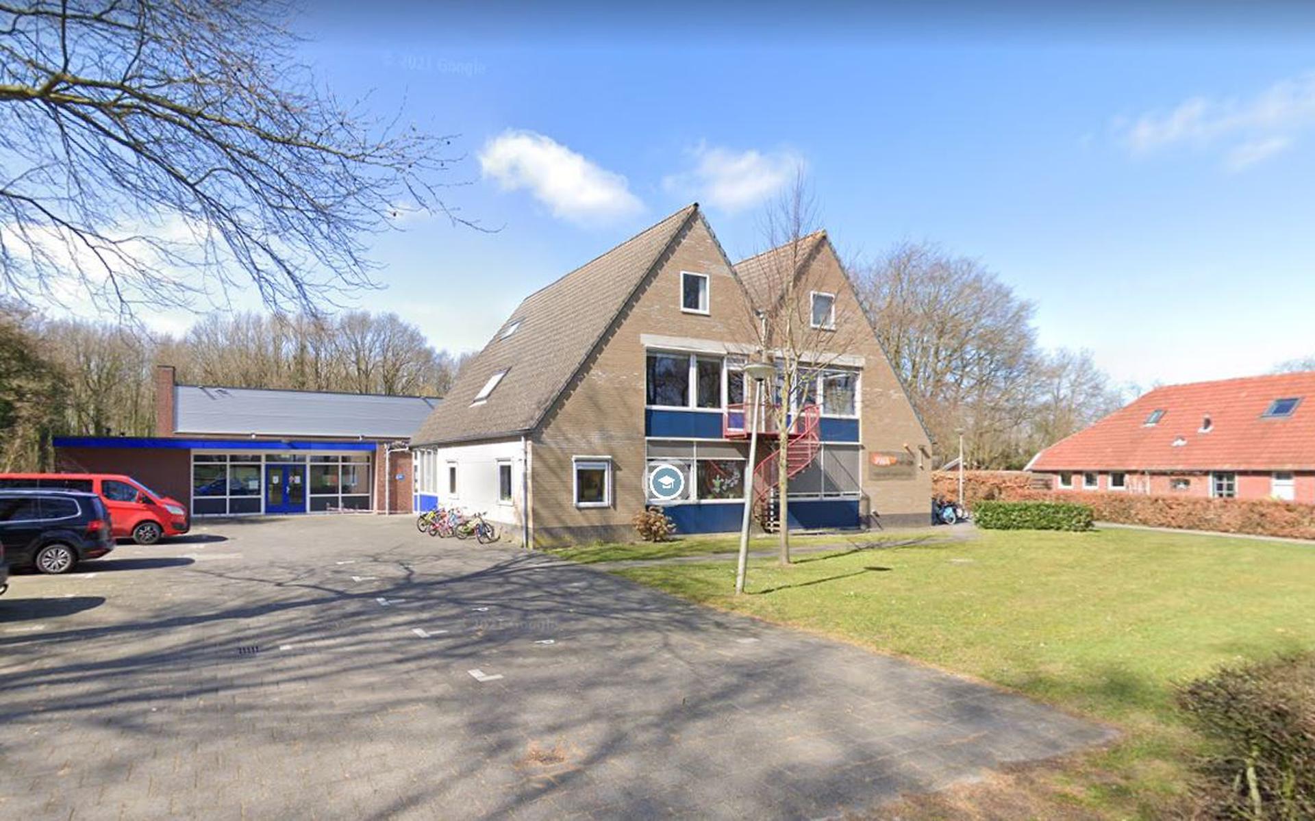 De huidige Openbare Basisschool Prins Willem Alexander in Eext is toe aan vervanging. 