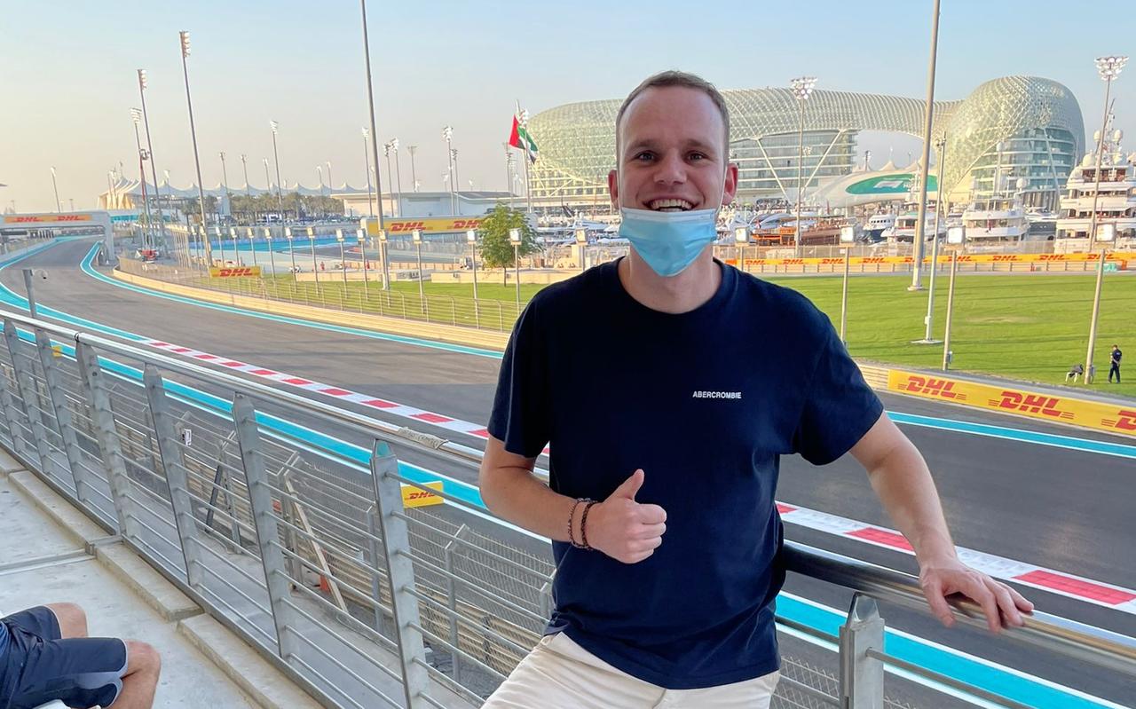 Yuri Bakker (26) uit Groningen is in Abu Dhabi voor de race. Yuri Bakker (26) uit Groningen is in Abu Dhabi voor de race.