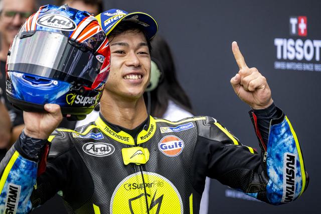 Japanner Ogura wint TT Assen onder de rijzende zon