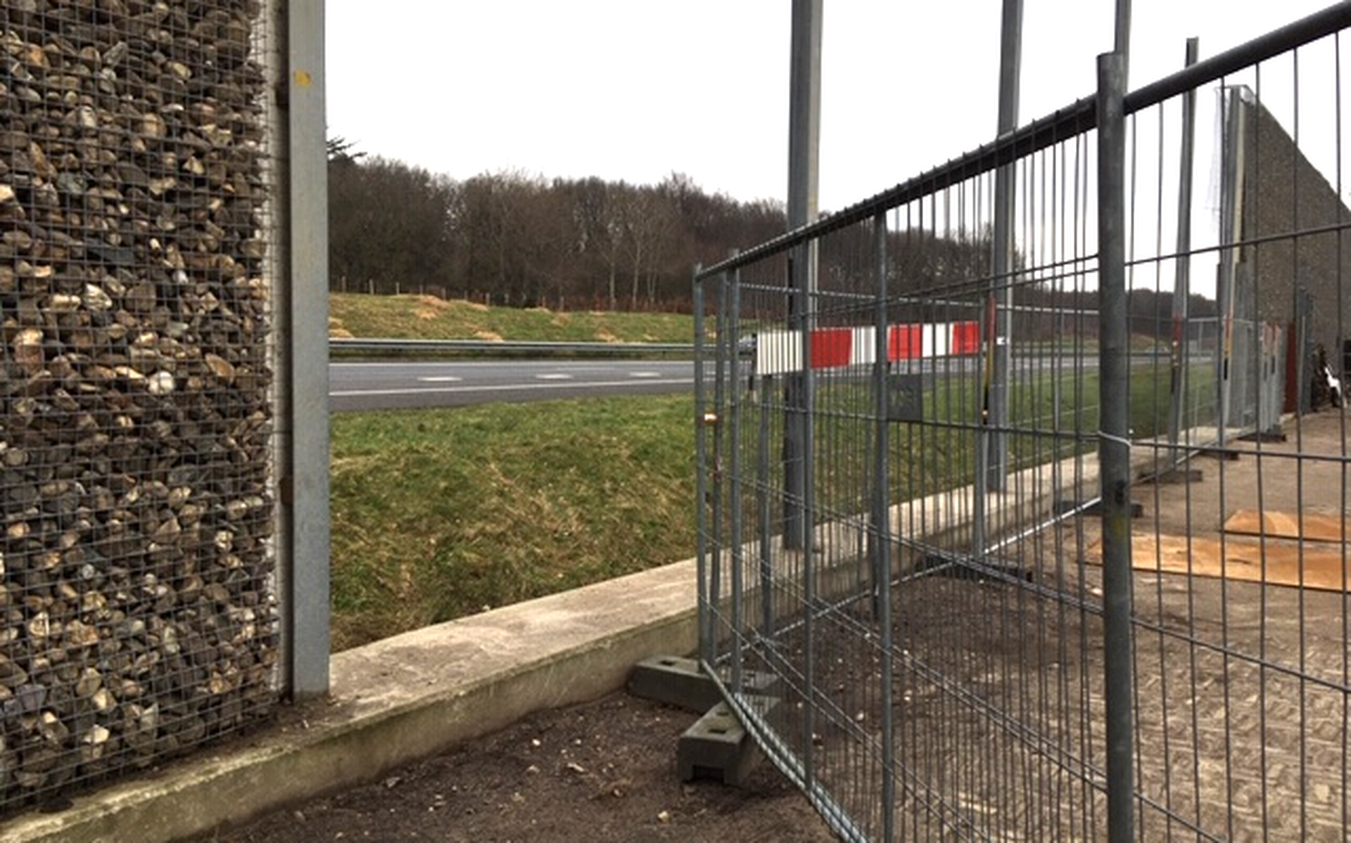 Gemeente Midden-Drenthe: 'Aannemer is verantwoordelijk voor instorten geluidsscherm Spier' - Dagblad