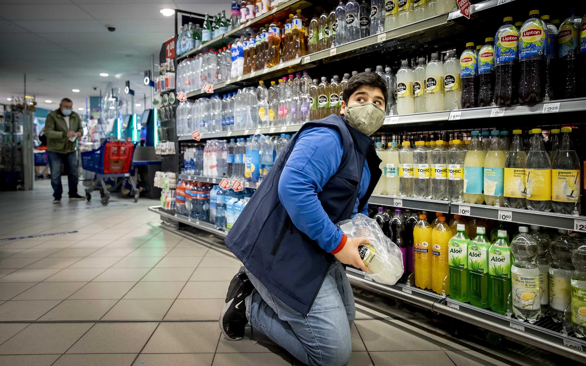 De bonden willen meer loon voor het supermarktpersoneel. Nu de werkgevers niet thuis geven, dreigen acties.