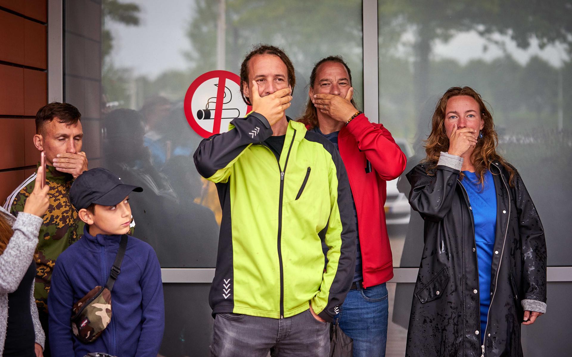 Actievoerders van Viruswaanzin gingen in maart al de straat op om hun mening te laten horen.
