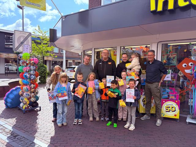 Kleine kunstenaars in de prijzen bij Warenhuis Intertoys Stegeman