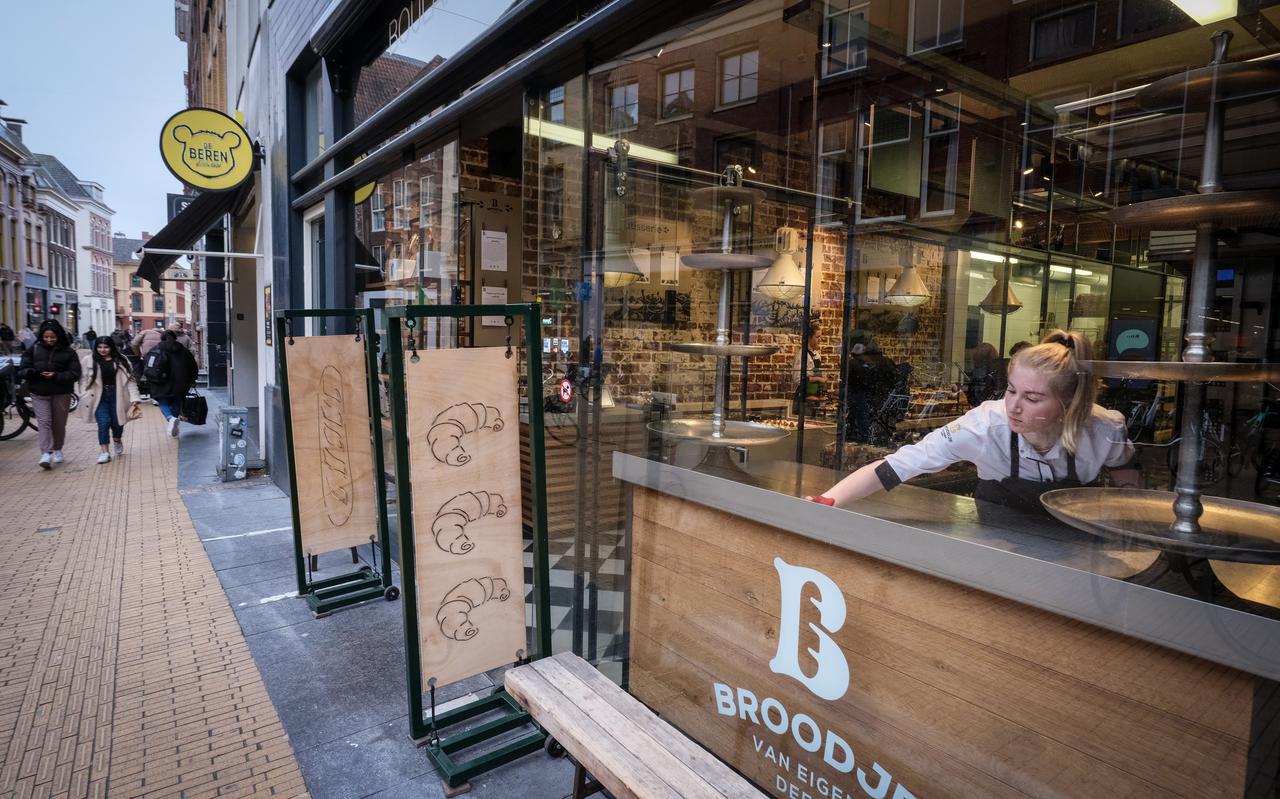Bakkerij Broodje van Eigen Deeg in de Brugstraat mag na 7 jaar niet meer open op zondagochtend.