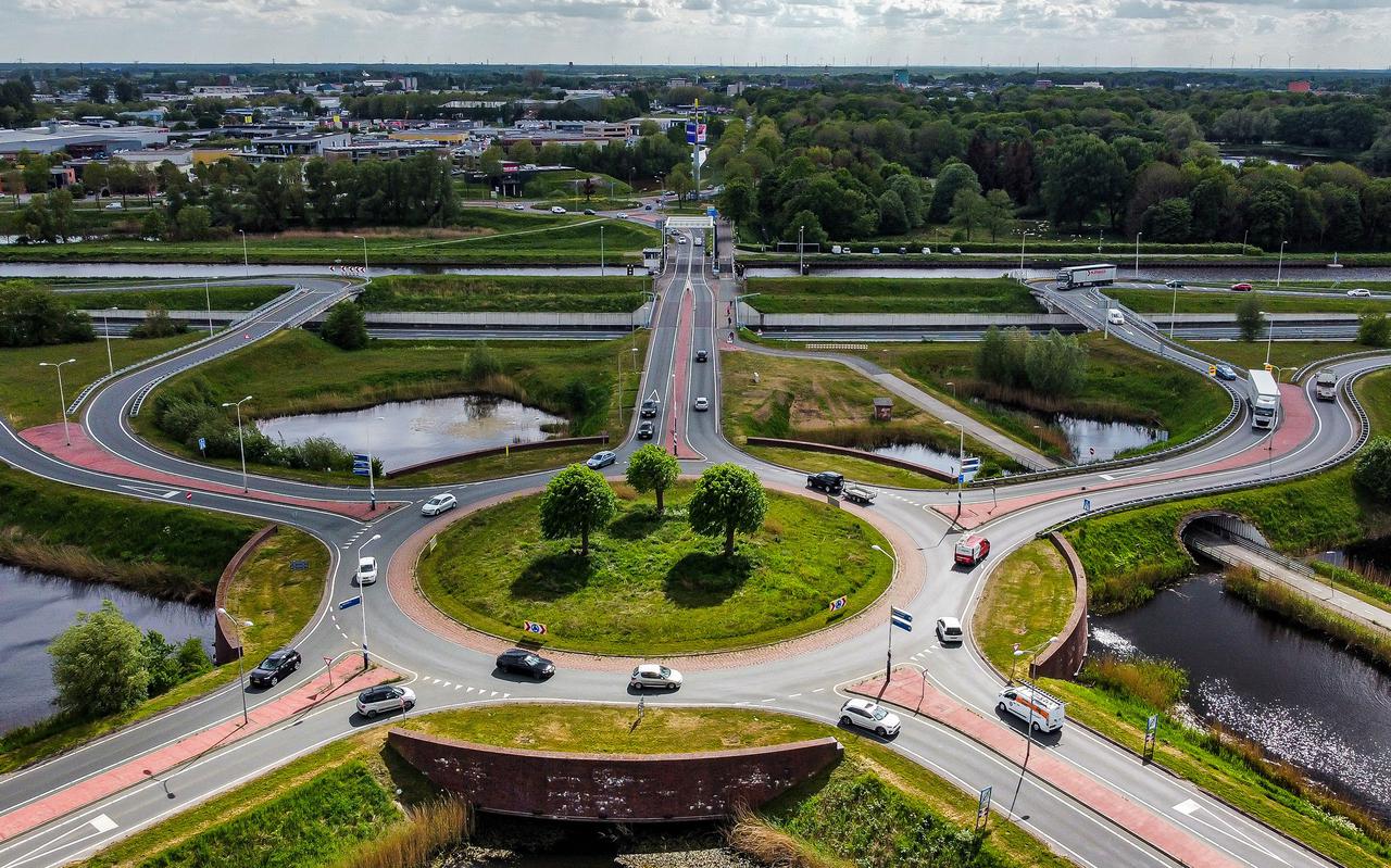 Nabij de Blauwe Roos, het verkeersknooppunt op de A7 bij Winschoten, wordt een extra bedrijventerrein gerealiseerd.