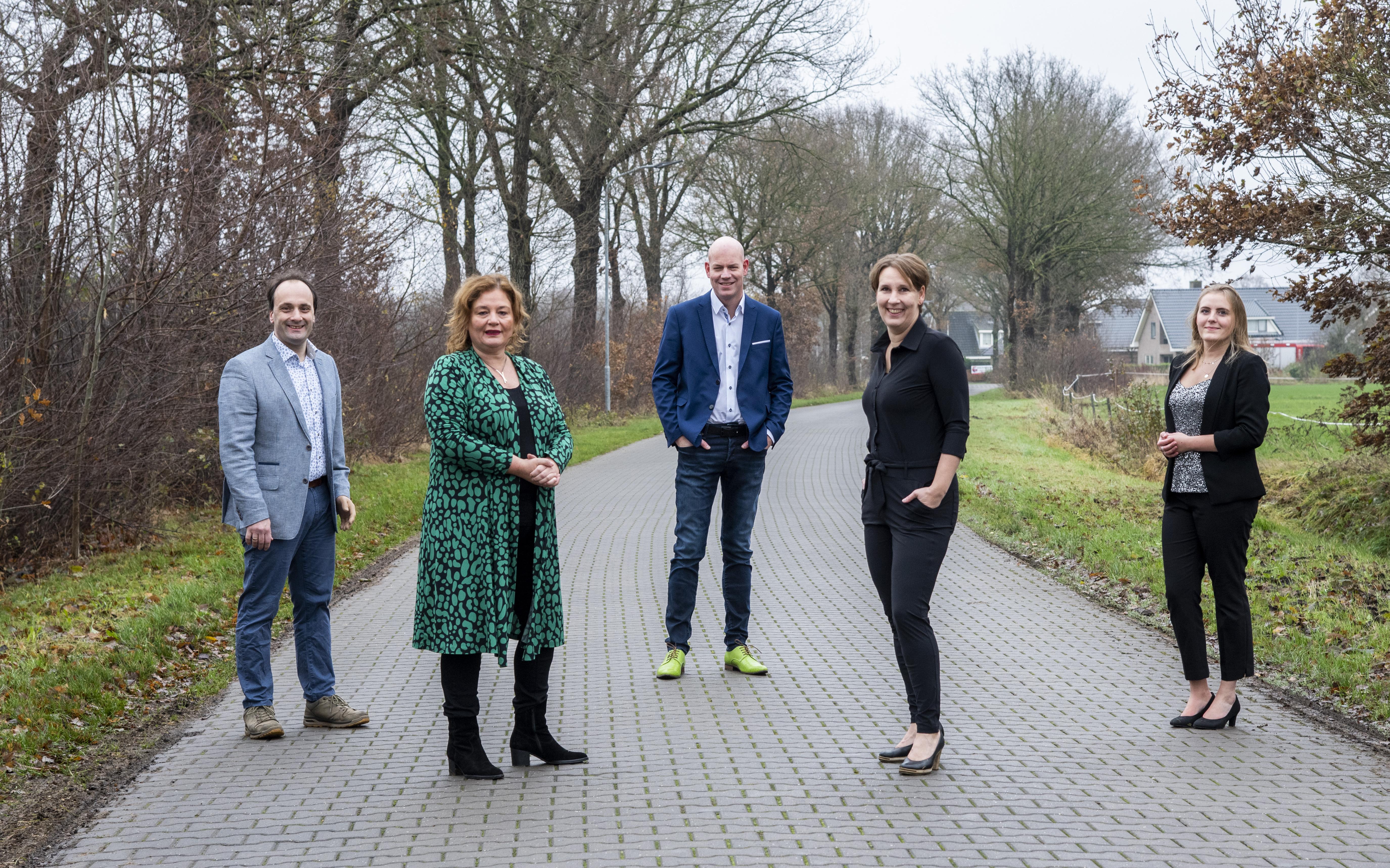 Ankie Huijing lijsttrekker CDA Borger-Odoorn. 'Iedereen telt, 100 procent lokaal' - dvhn.nl