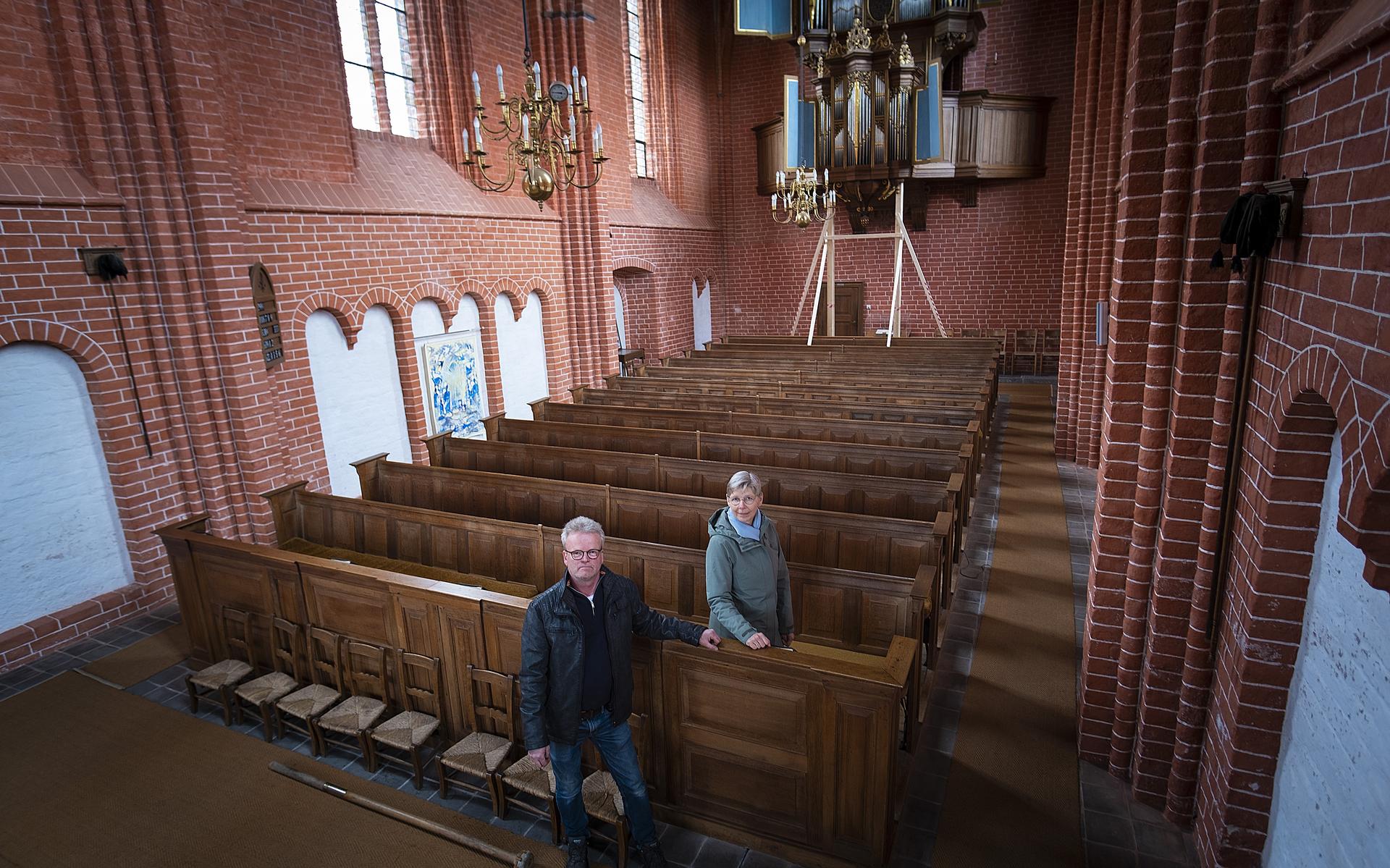 Koster Fenko Zijlstra en Tineke Zijlstra-Wierenga, lid van de Plaatselijke Commissie van de stichting Oude Groninger Kerken.