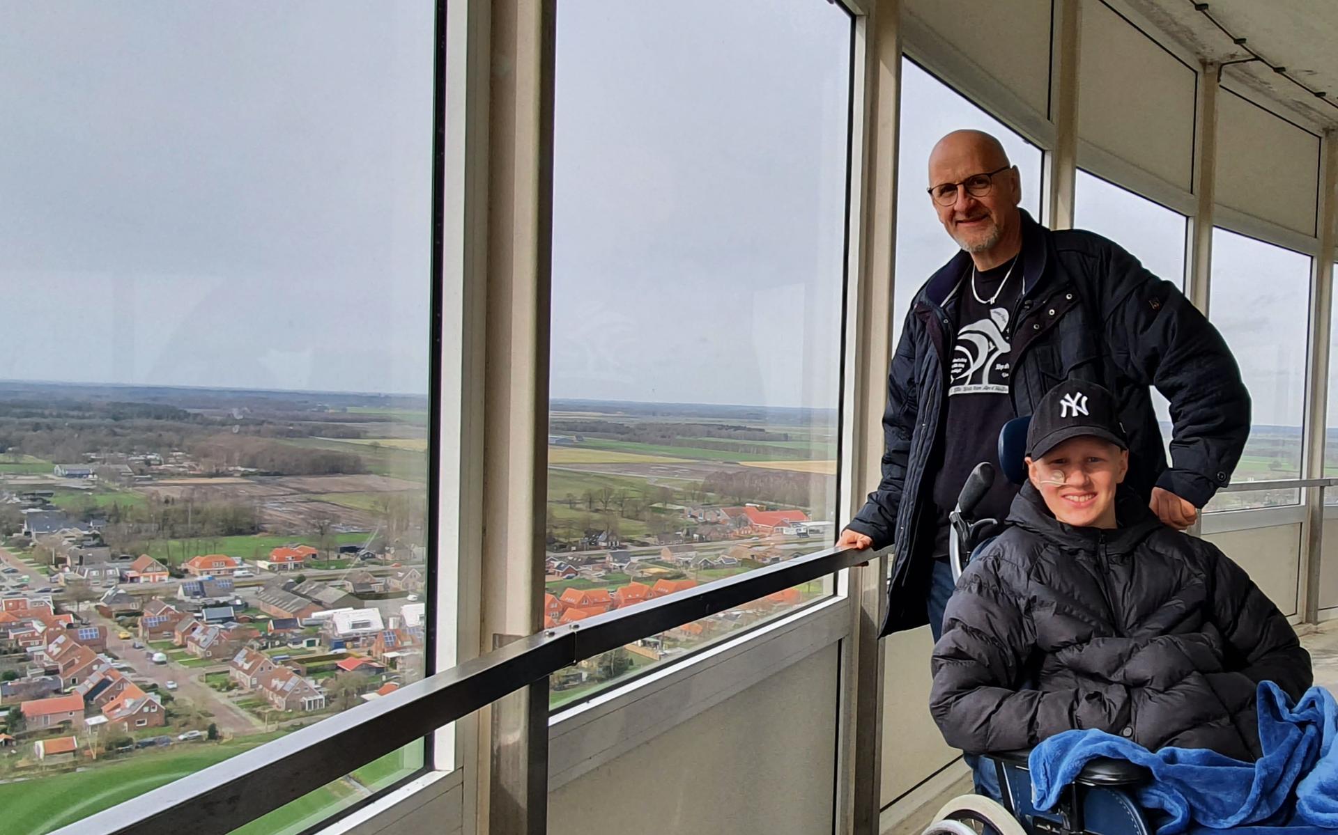 Thomas (16) uit Smilde overleed in juni aan botkanker. Zijn familie gaat verder met zijn inzamelings