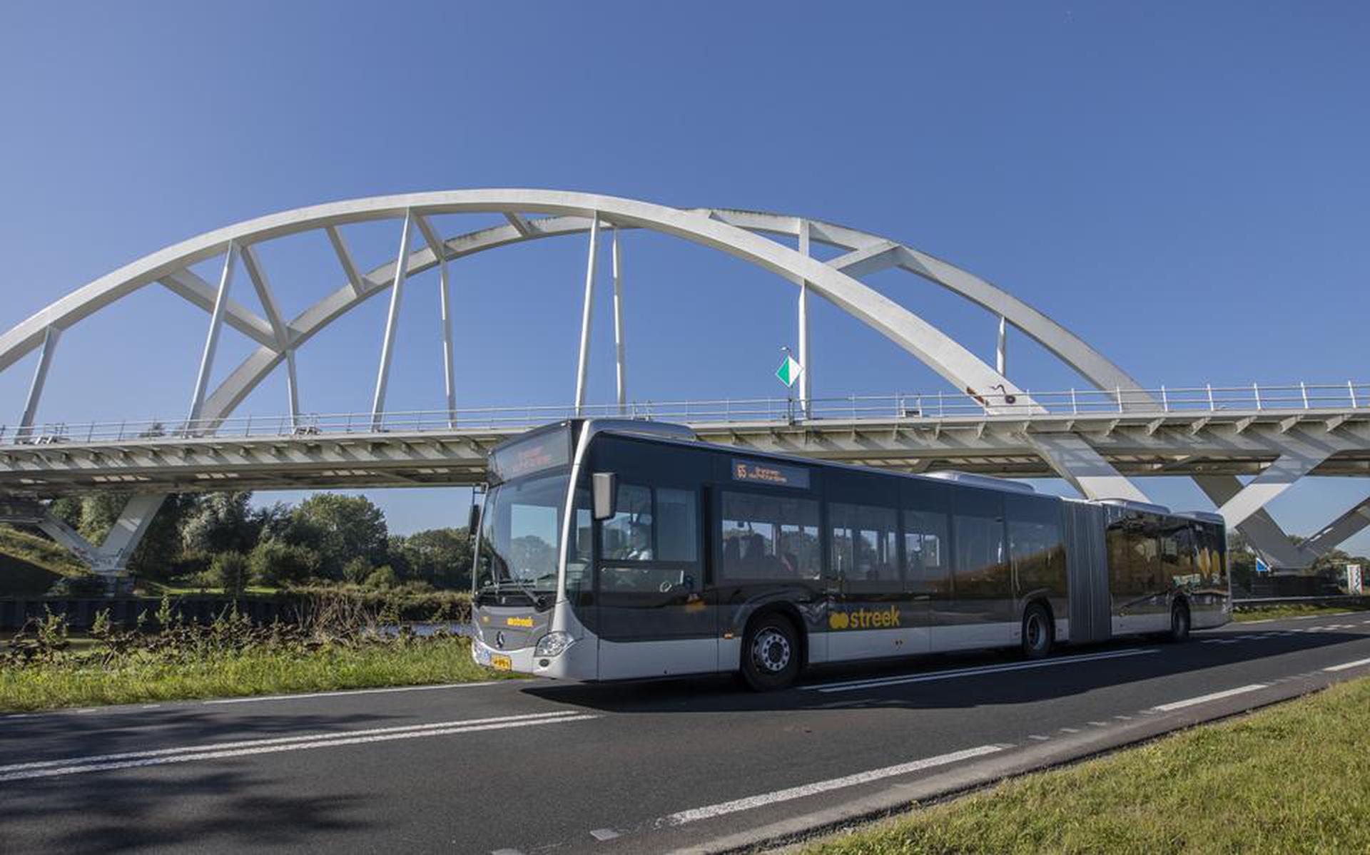 Groningen en Drenthe wacht bezuinigingen op het openbaar vervoer.