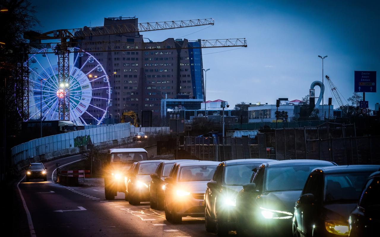 De stad is gewend aan files op de zuidelijke ringweg. De stad is gewend aan files op de zuidelijke ringweg.