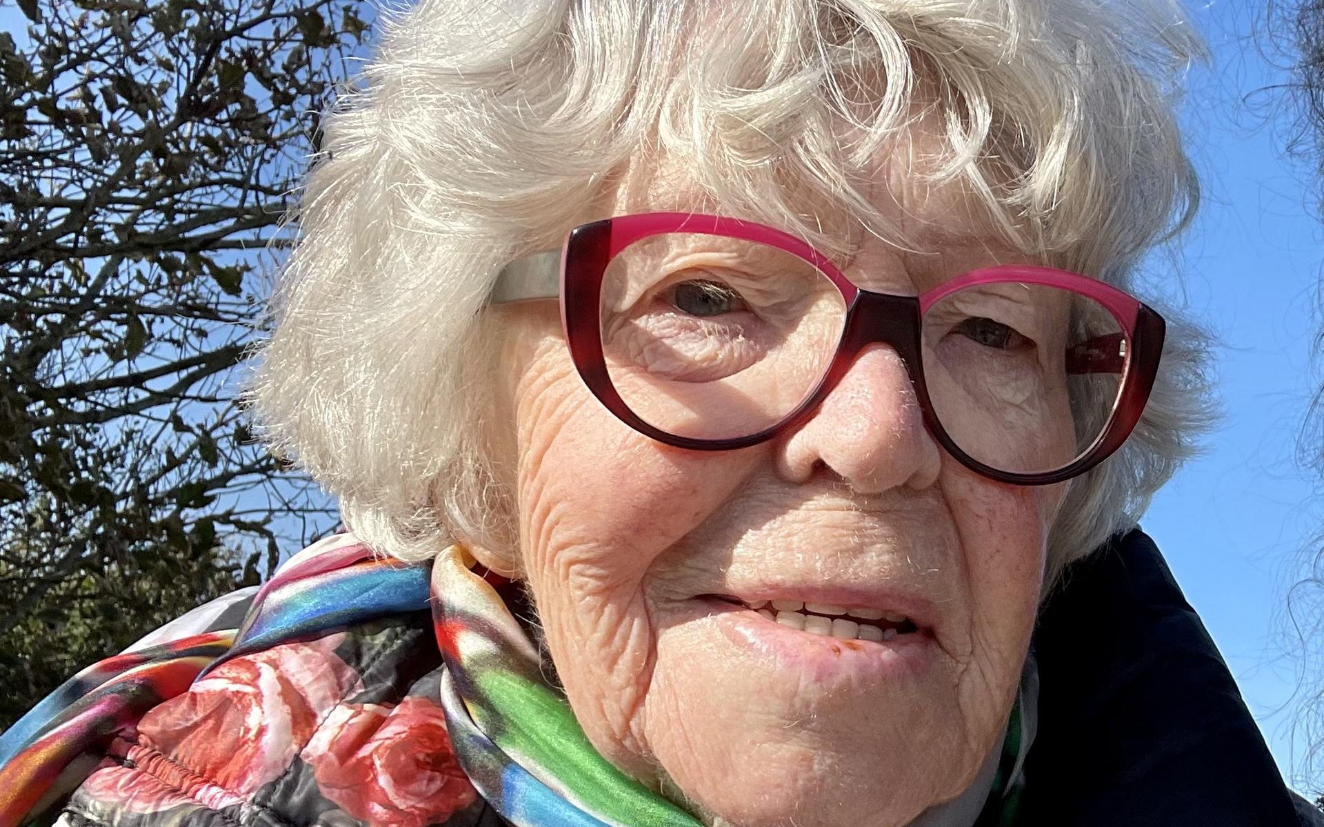 Ze begon met het verstrijken der jaren ook uiterlijk zo op Annie lijken, dat mensen haar staande hielden op straat.