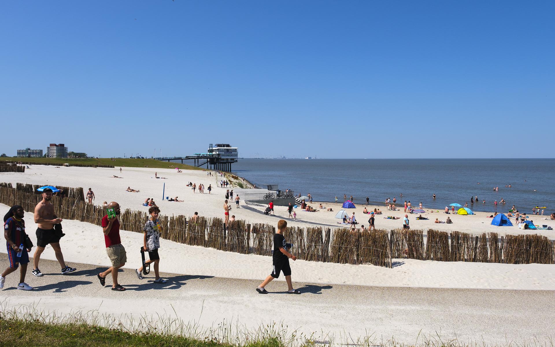 Wanneer krijgt Delfzijl een strandpaviljoen? Ondernemer Siewert heeft er  zin in, de gemeente beslist na de zomer - Dagblad van het Noorden