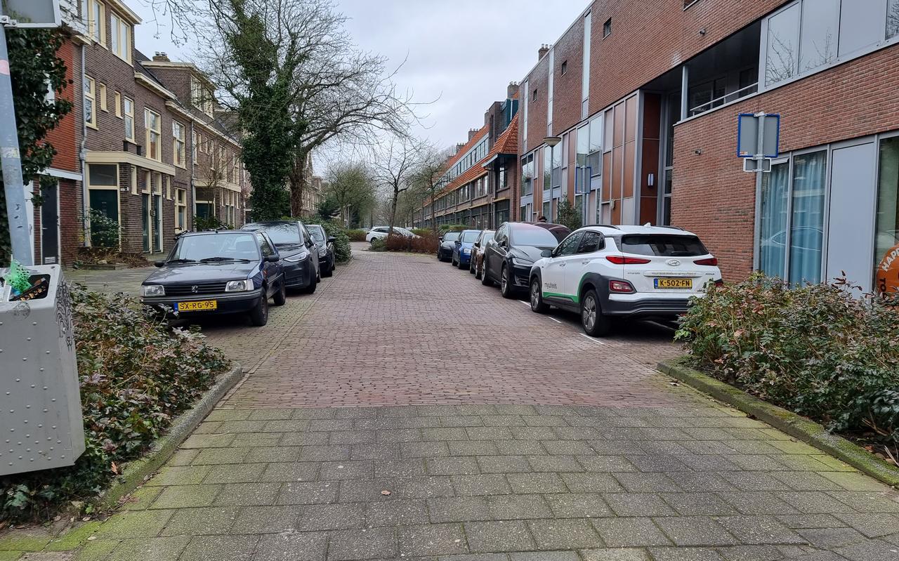 De Louise Henriëttestraat in Groningen. De Louise Henriëttestraat in Groningen.