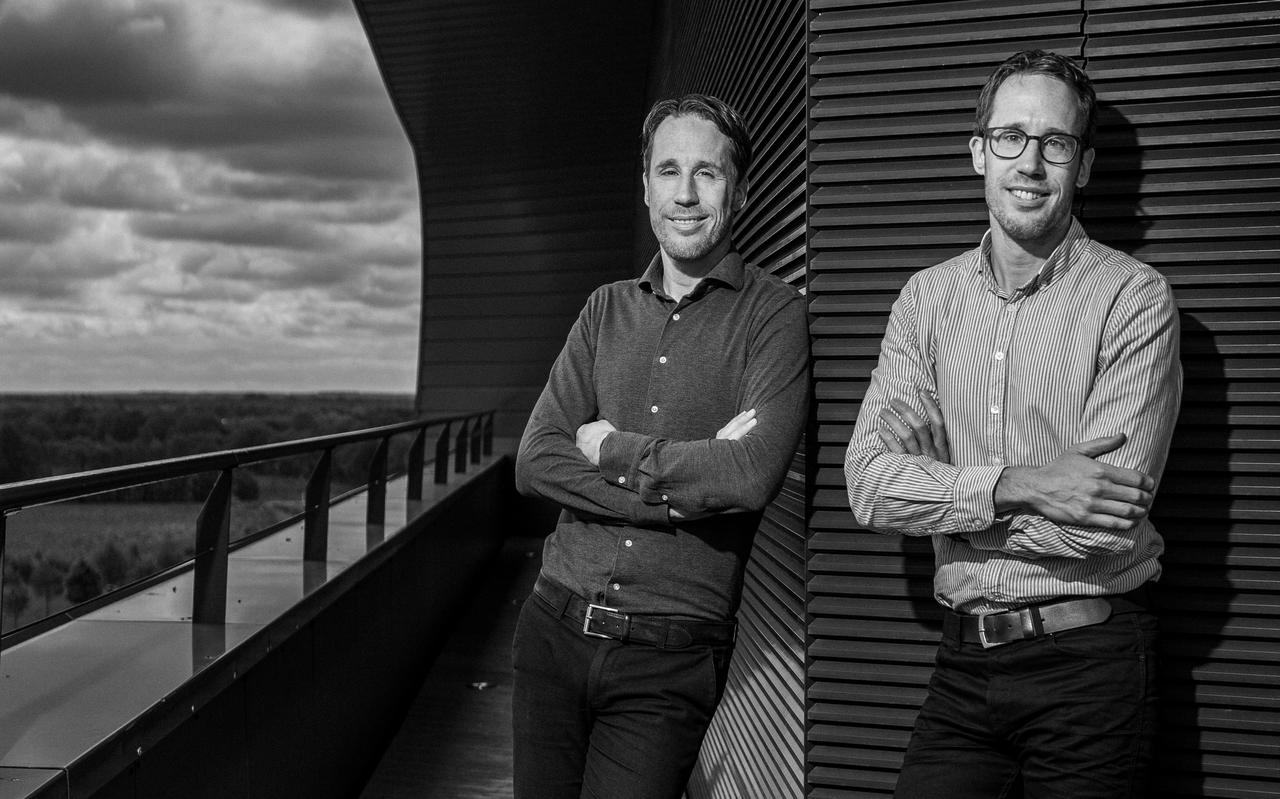 De broers Alfred (rechts) en Arjan Koop van Watter. De broers Alfred (rechts) en Arjan Koop van Watter.