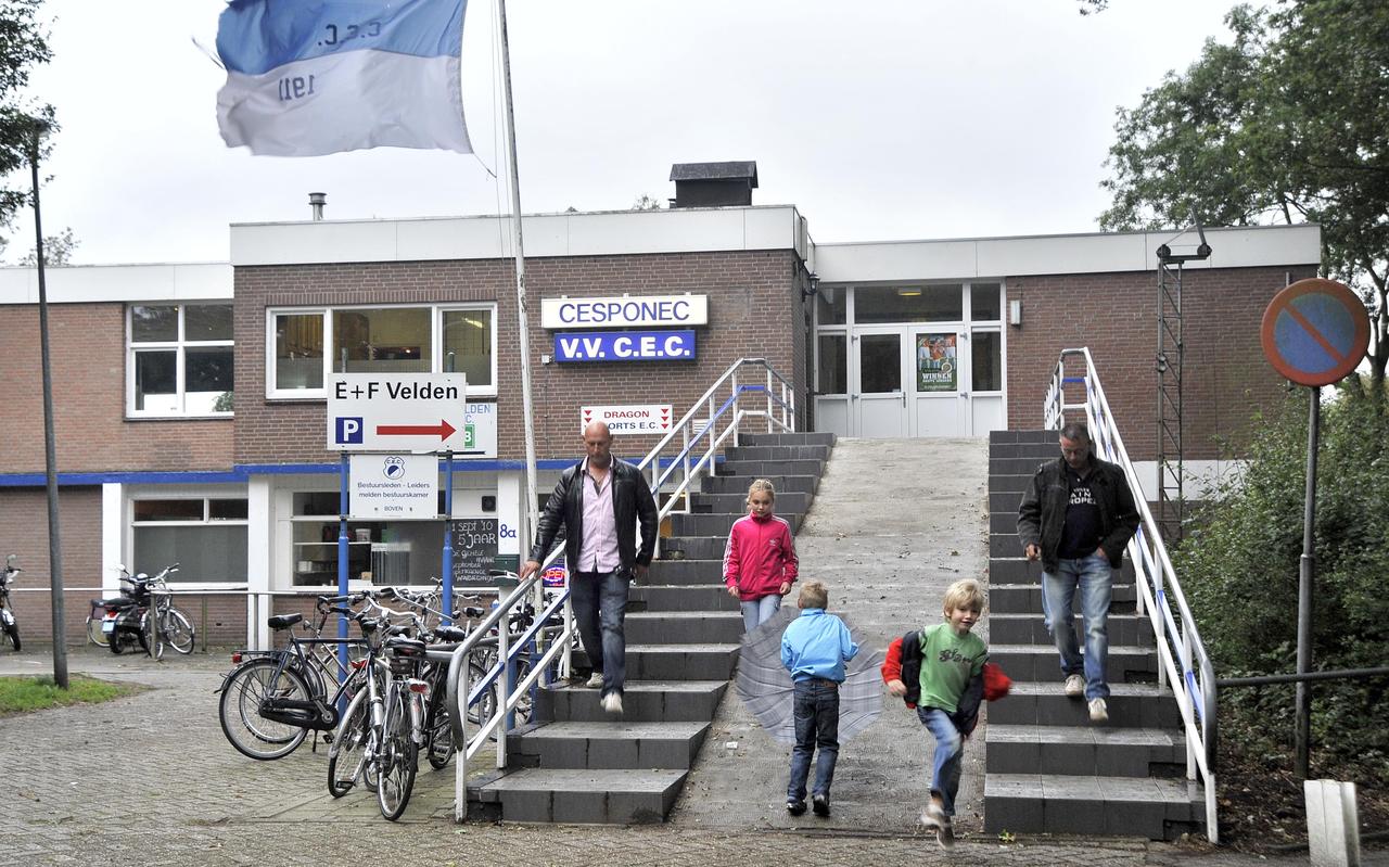 Voetbalclub CEC in Emmer-Compascuum staat aan de vooravond van grote veranderingen. Voetbalclub CEC in Emmer-Compascuum staat aan de vooravond van grote veranderingen.