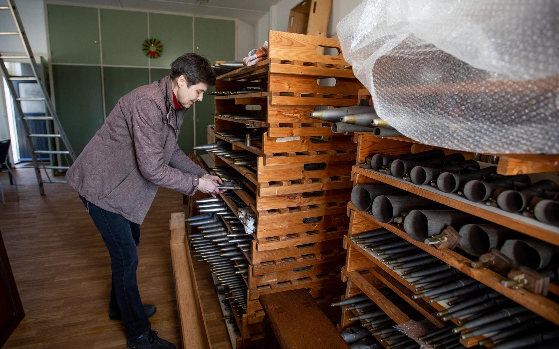 Orgelmaker neemt duizend pijpen eeuwenoud orgel hervormde kerk Oostwold onder handen. 'Feest om aan 