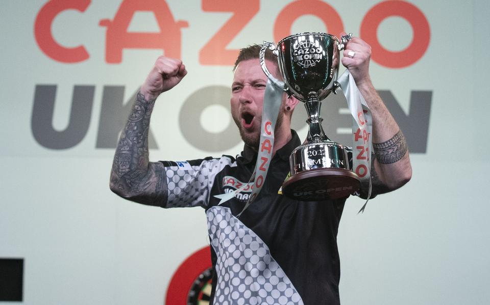 Danny Noppert is uitzinnig van vreugde als hij de UK Open op zijn naam heeft geschreven.