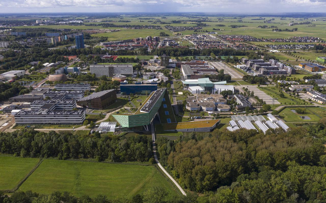 Op de Zernike Campus zullen de komende jaren steeds meer mensen gaan wonen. De gemeente wil woningbouwprojecten toestaan.