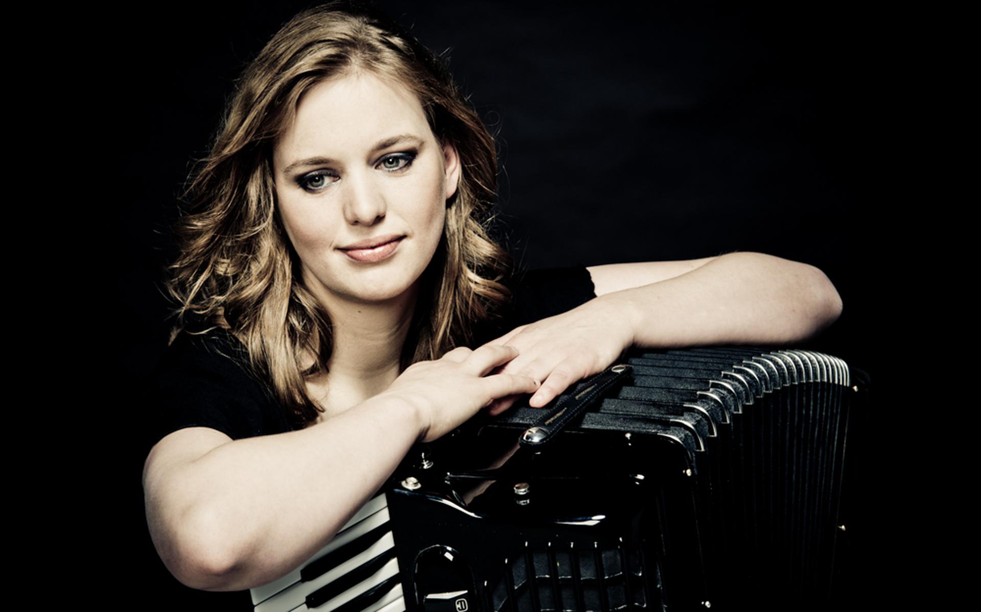 De Nederlandse accordeonist Marieke Kroes. 