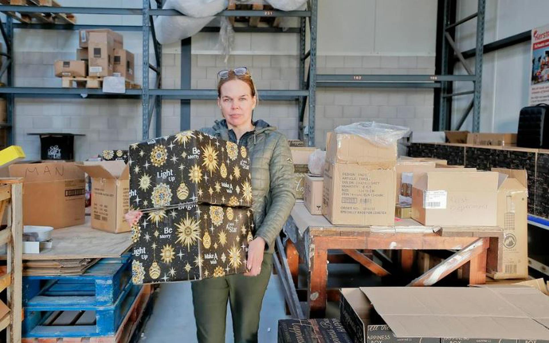 Entrepreneur is cheated of thousands of euros by a woman from Schoonebeek, he has eighty Christmas parcels left