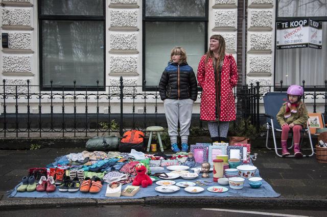 Ouwe troep of walhalla? Waarom Groningers gek zijn op de vrijmarkt op de Singels tijdens Koningsdag