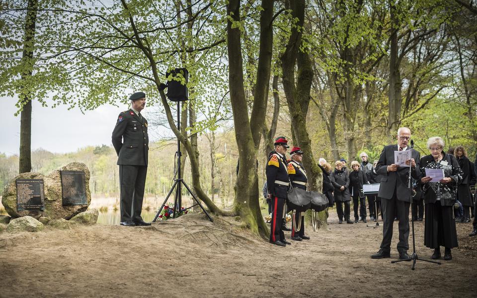 De vermiste slachtoffers worden jaarlijks herdacht bij het monument bij Appèlbergen.