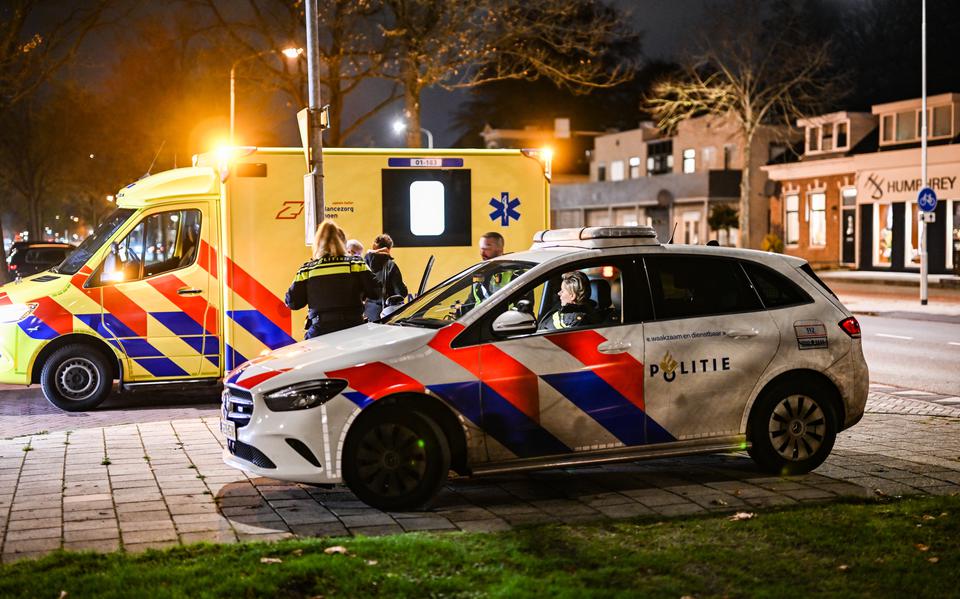 Fietsster belandt in ziekenhuis na aanrijding door auto in Hoogezand.