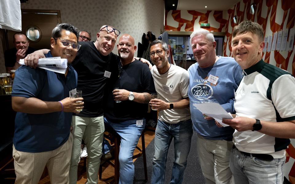 Een deel van de gouden generatie van Leekster Eagles. Van links naar rechts: George Hitijahubessy, Harry Zwiers, keeper en (assistent-)trainer Alex Bode, Leslie Achterhof, verzorger Hans Hopma en teamleider Bernard Roggen. 
