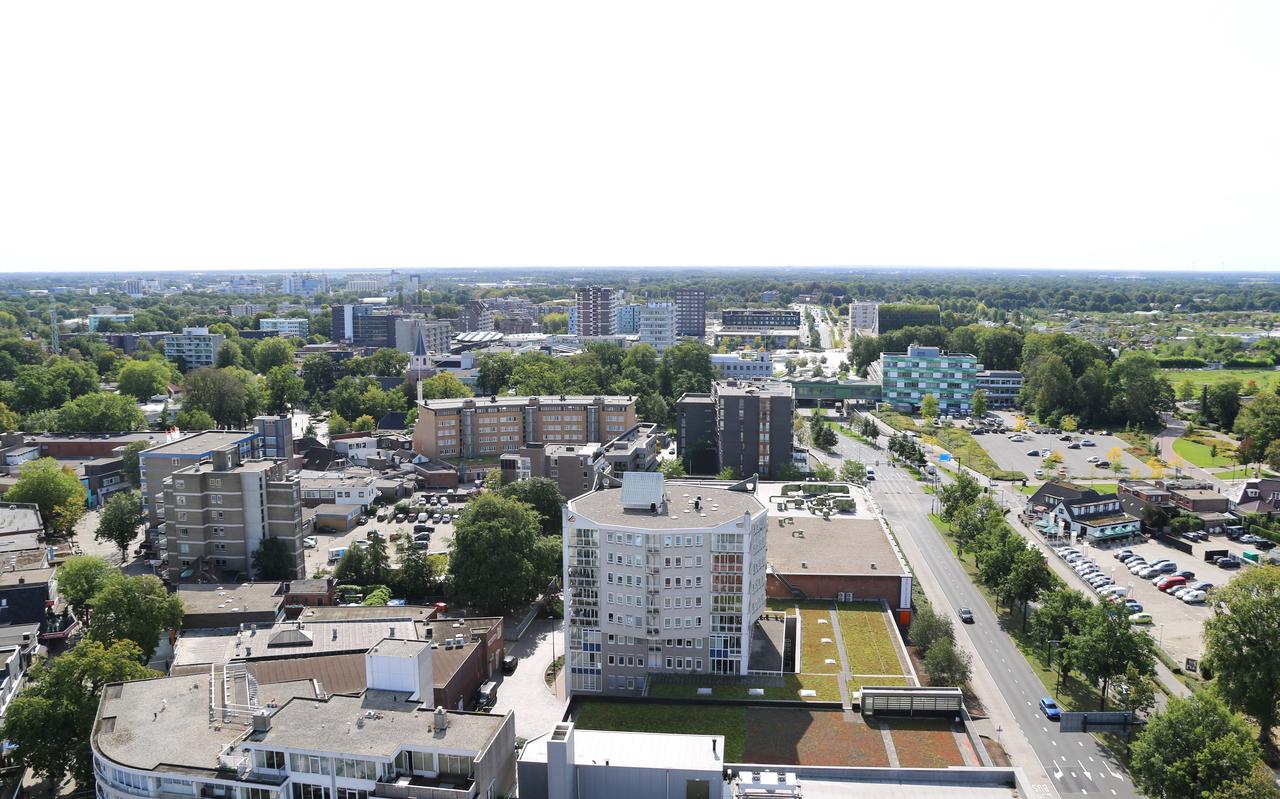 Emmen klimt uit een diep dal. Emmen klimt uit een diep dal.