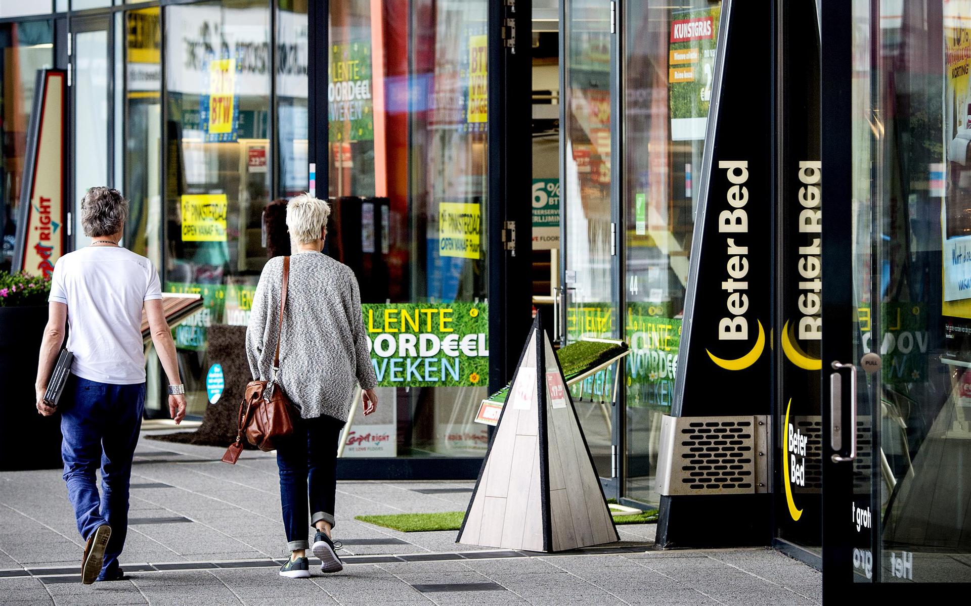 New tax for commercial expressions will not work everywhere.  ‘Demolishing advertising on the facades of large retail companies is really nonsense’