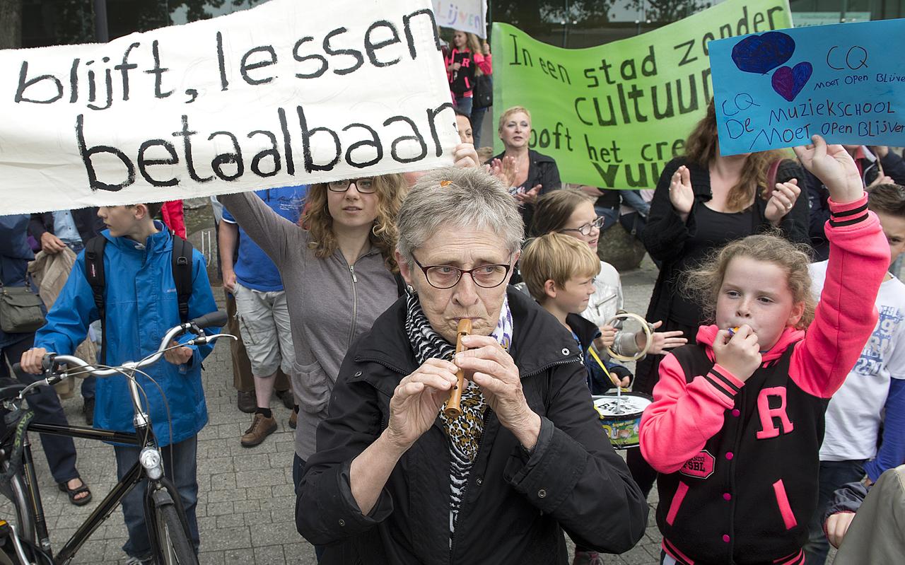 Precies zeven jaar geleden, net voor het faillissement, voerden docenten en cursisten van CQ actie in Emmen. Precies zeven jaar geleden, net voor het faillissement, voerden docenten en cursisten van CQ actie in Emmen.