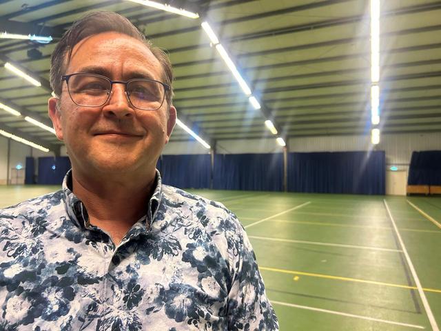 Tijdelijk nachtopvang voor asielzoekers in Op Roakeldaishal in Warffum