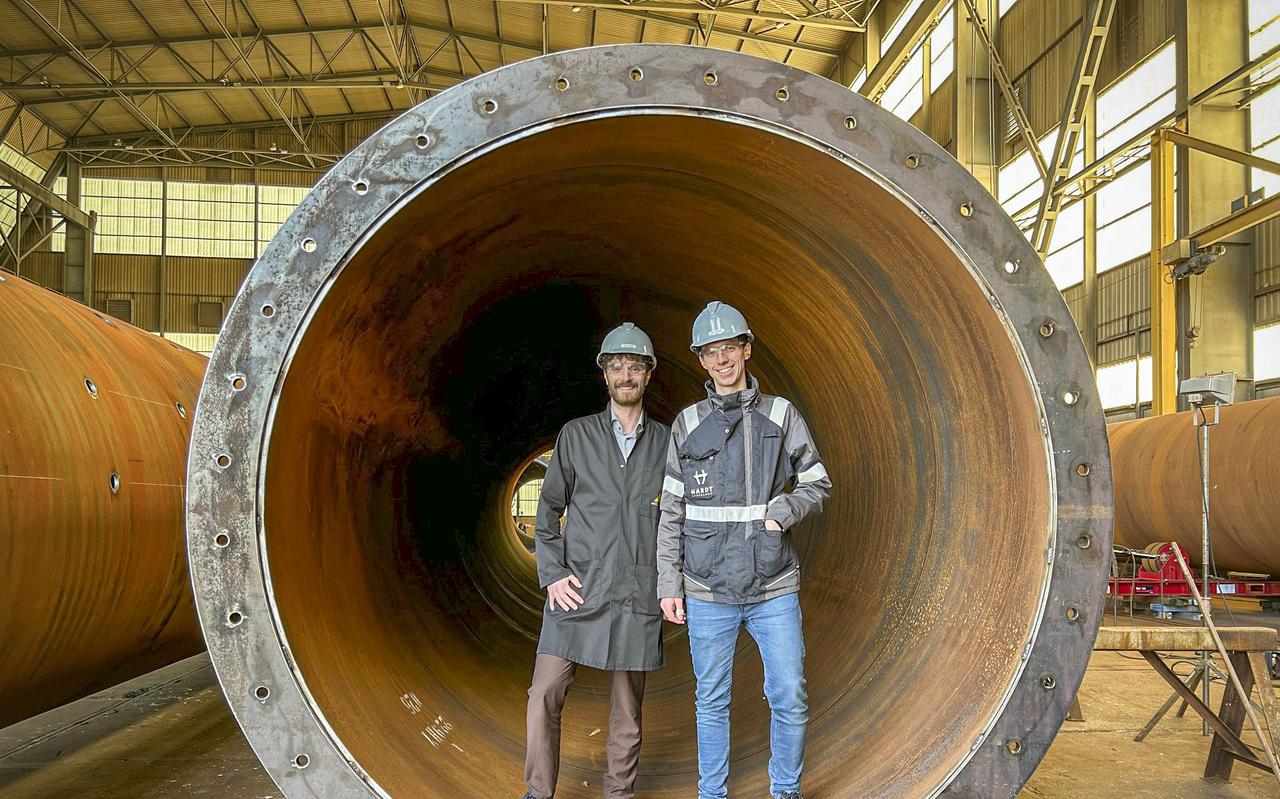 Stefan Marges (links) en Stefan Immerzeel in een toekomstige hyperloopbuis.