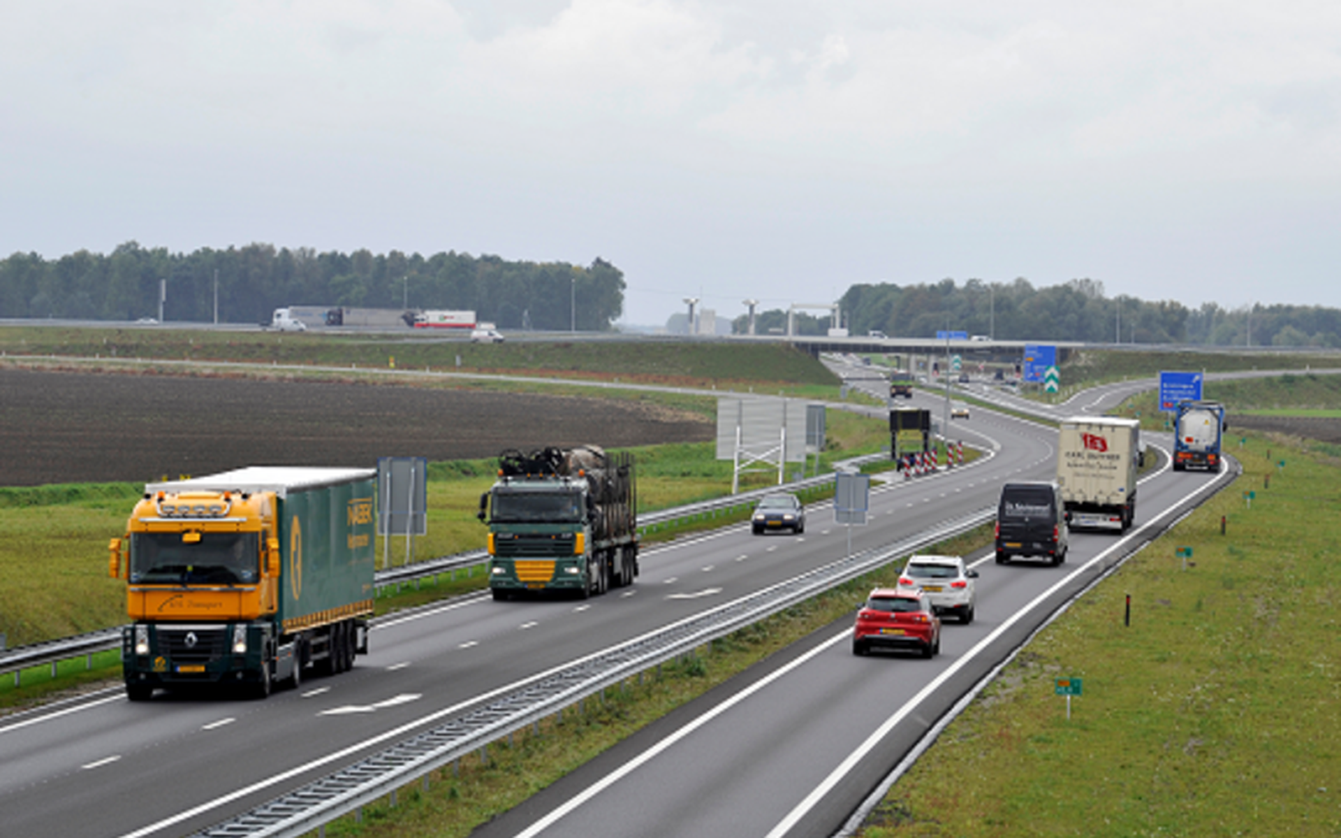 Het draait om het gebied rondom de A7 en de N33 die elkaar hier kruisen. Foto: Provincie Groningen