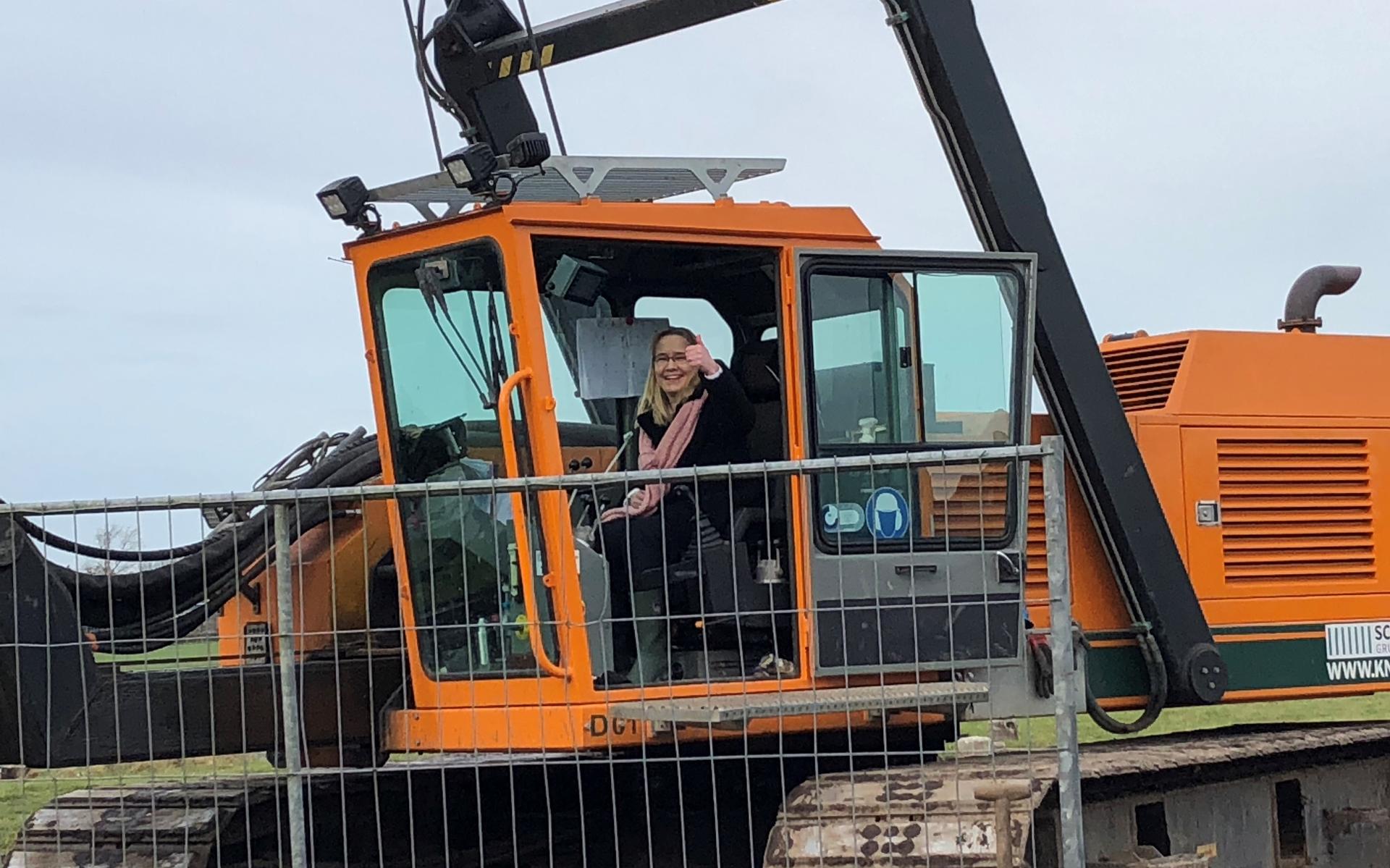 Bouw van twaalf appartementen aan de Oldekerkermeer in Oldekerk van start gegaan: 'Dit plan voorziet