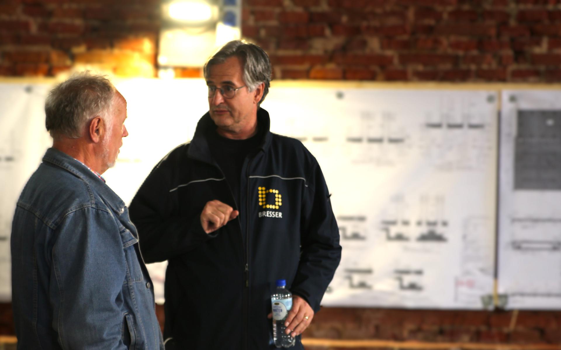 Hypermoderne dorpskerk Overschild torent binnenkort anderhalf meter hoger boven het maaiveld uit