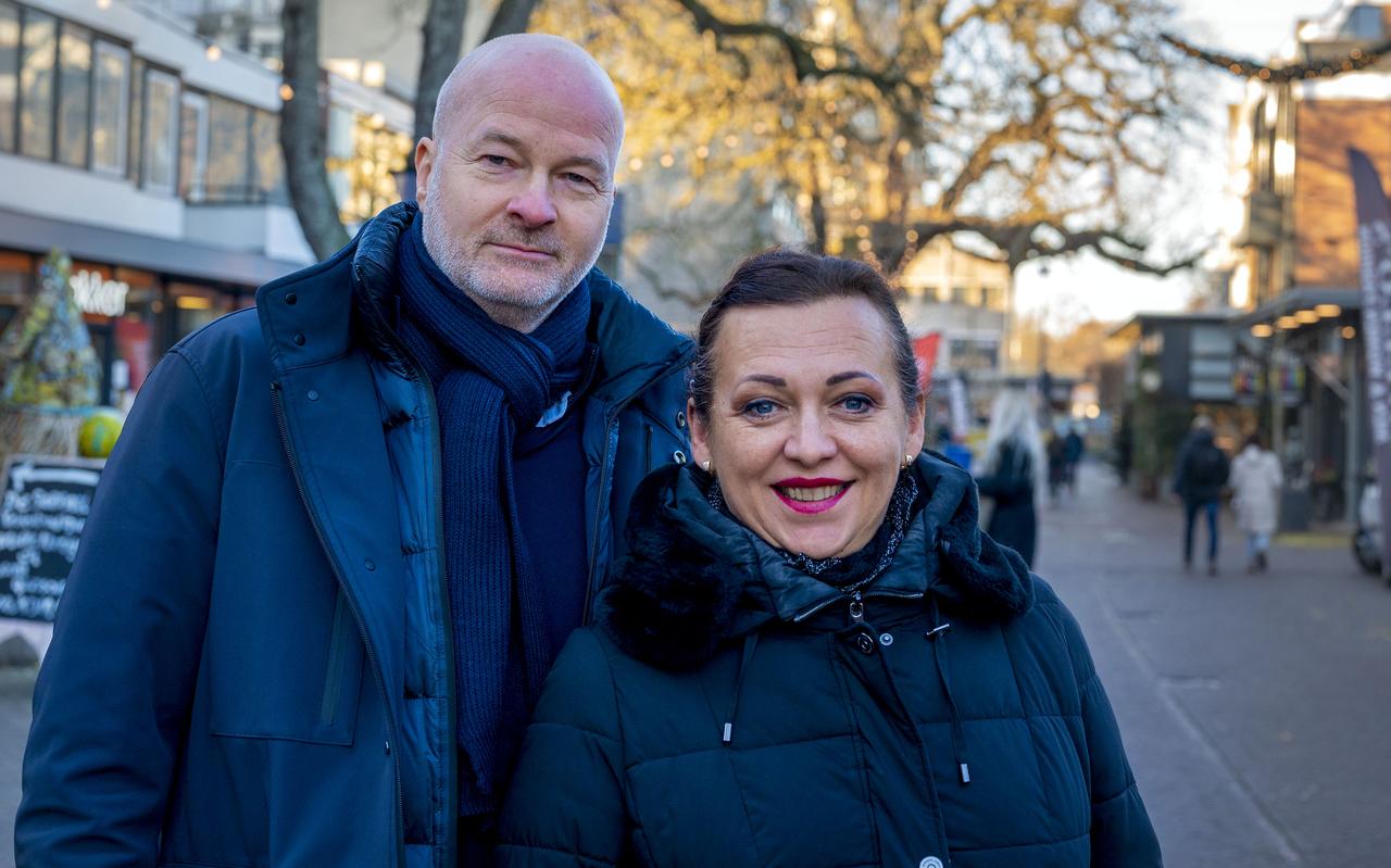 Jan van Peer en zijn vriendin Agnieszka Tymoszczuk renden begin dit jaar op verschillende plekken in Emmen tegelijkertijd achter dieven aan. Jan van Peer en zijn vriendin Agnieszka Tymoszczuk renden begin dit jaar op verschillende plekken in Emmen tegelijkertijd achter dieven aan.