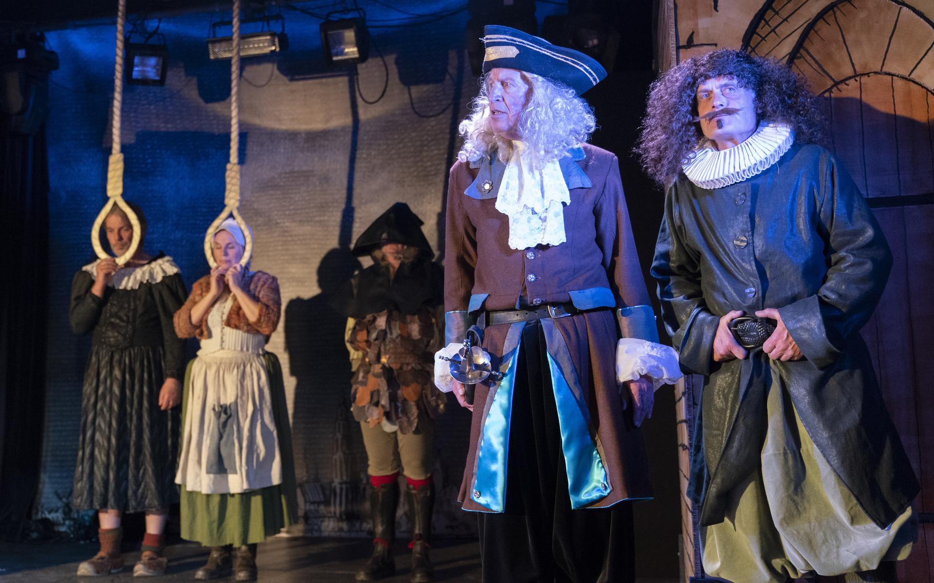 Theatergroep Waark! speelt 'Staait n Bisschop veur Stad'.