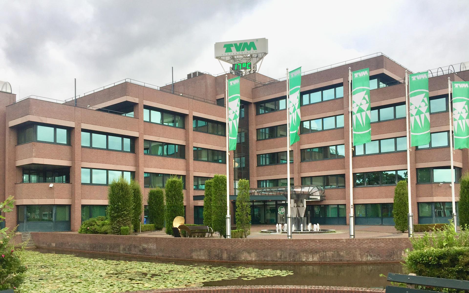 Het hoofdkantoor van TVM blijft in Hoogeveen. Een mogelijke verhuizing naar Zwolle gaat niet door.