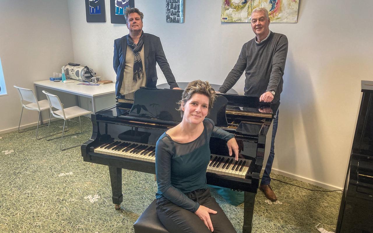 De drie coördinatoren (vlnr) Roelf Postma en Jildou Renema (Kunstbedrijven) en Jappie Postma (Muziekonderwijs Grootegast) De drie coördinatoren (vlnr) Roelf Postma en Jildou Renema (Kunstbedrijven) en Jappie Postma (Muziekonderwijs Grootegast)