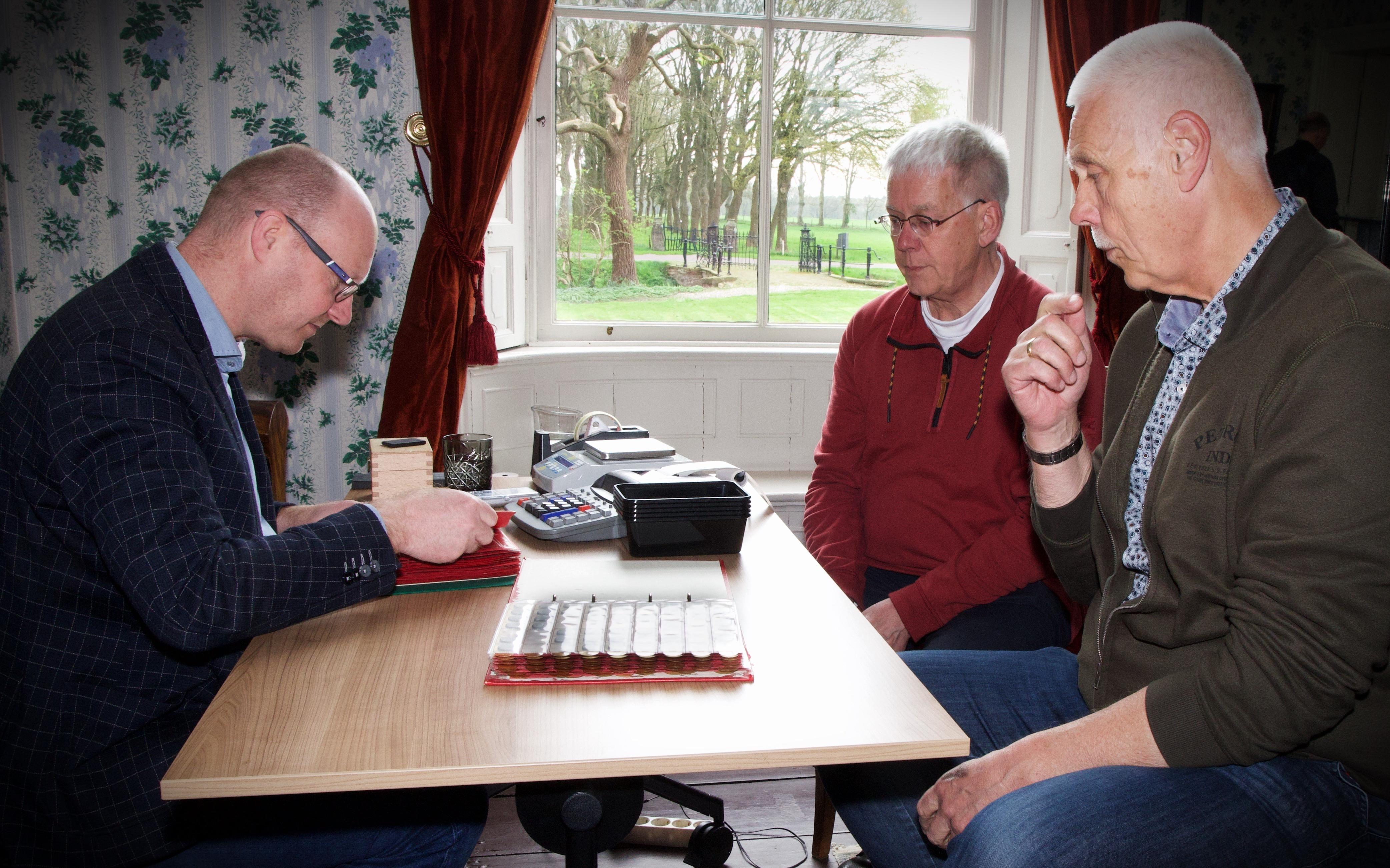 Met je verzameling naar de taxatiedag in Dwingeloo. Wat is jouw verzameling waard? Wordt het De Libr