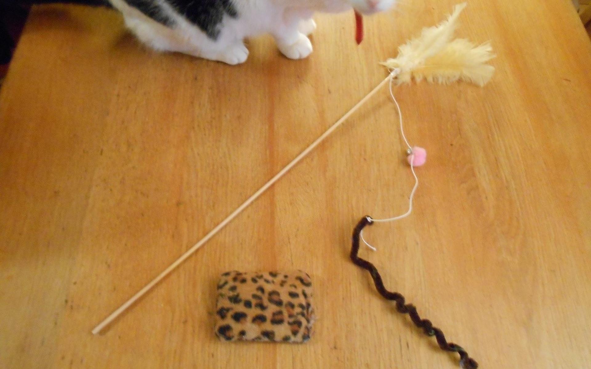 IOKHEIRA Interactive Cat Toys, 2-in-1 Automatic Cat Toy, 4 Holes Mice